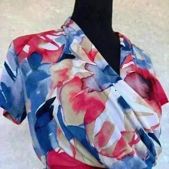 DKNY Colorful Printed Tops Size Small Stretchable D03 - Picture 3 of 3